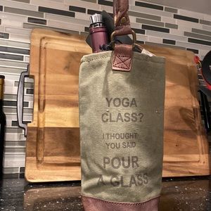 ⭐️NWT⭐️ Wine bottle Tote